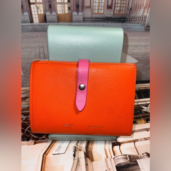 CELINE Grained Multifunction
Strap Wallet - Picture 1 of 9